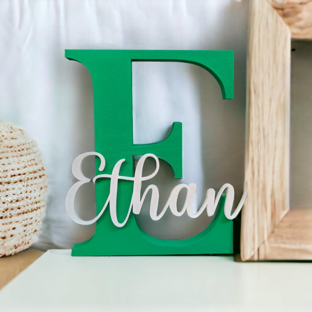 Lettre décorative avec nom personnalisé à poser ou à accrocher. Choisissez parmi différentes tailles et couleurs. Idéale pour la chambre d'enfant, cadeau origina