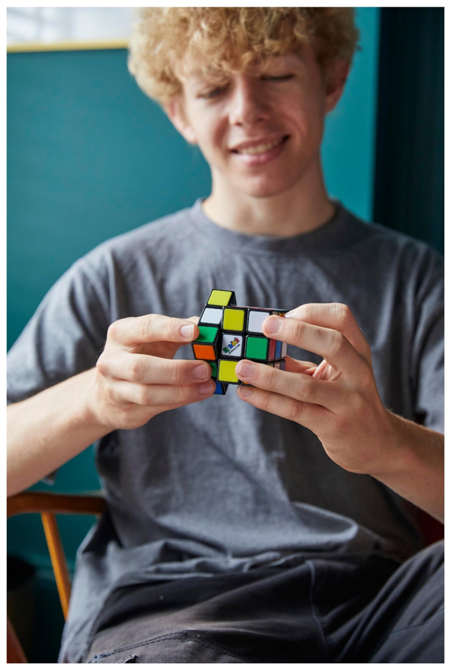 RUBIK'S CUBE 3X3 - Jeu Casse-Tête Adulte Et Enfant - Rubik’s Cube Magique - Puzzle 3x3 Original Correspondance Couleurs - Puzzle Résolution de Problème - Casse-tête Enfant - Jeu Enfant 8 Ans et +