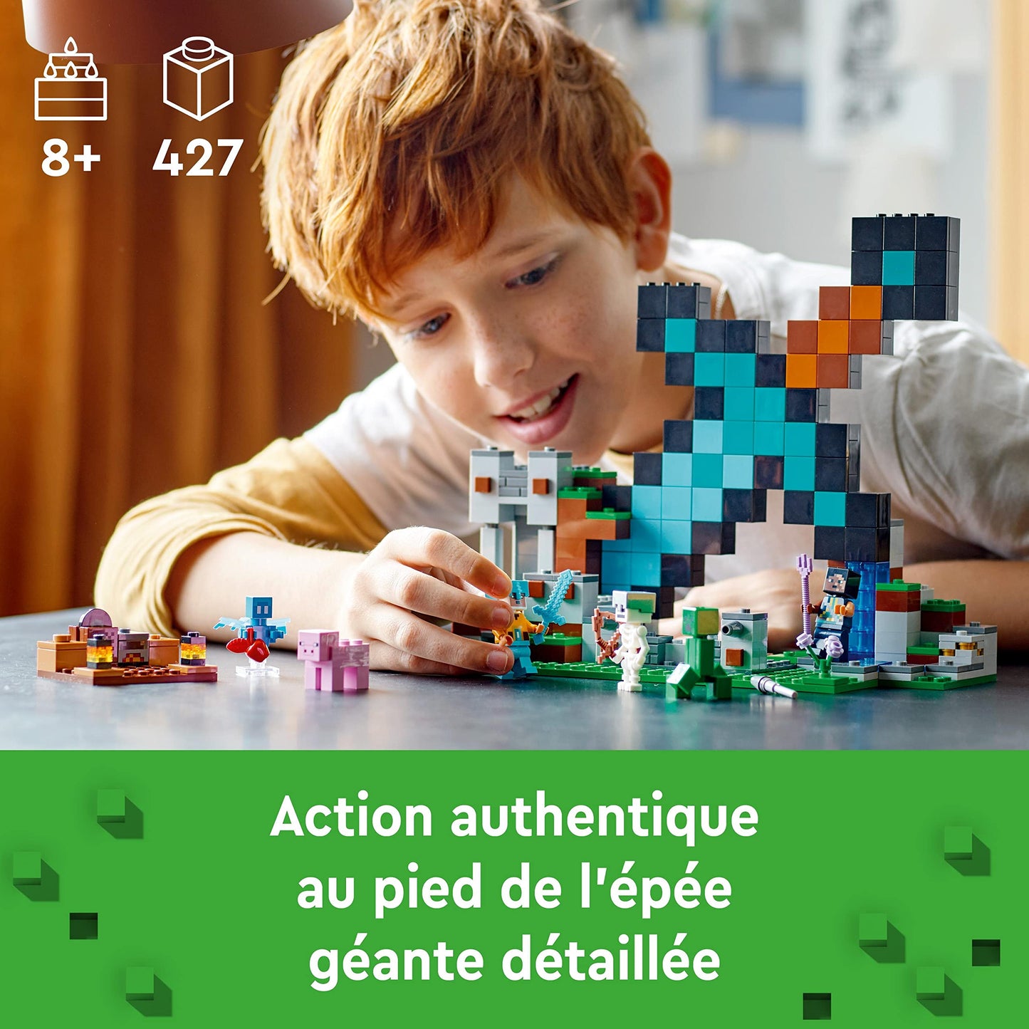 LEGO Minecraft L’Avant-Poste de l’Épée - Jouet de Construction avec Figurines Creeper, Guerrier Gardien et Squelette - Idée Cadeau d'anniversaire Enfants 8 Ans 21244