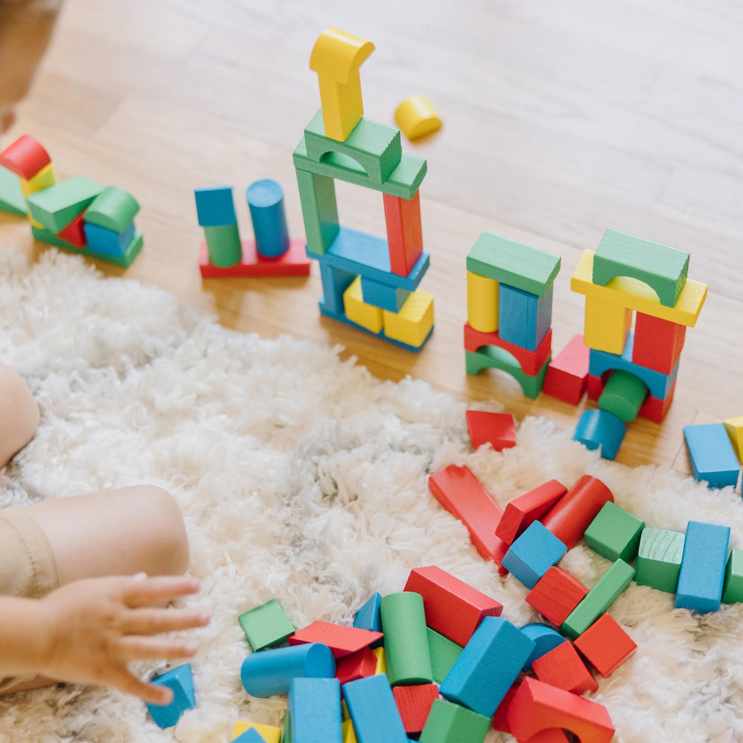 Melissa & Doug Blocs de Construction en Bois, Jouet Éducatif pour les Enfants, 100 Blocs Colorés de Formes et Tailles Différentes, Jeux d'éveil, Cadeau pour garçons et filles de 3 4 5 6 7 ans