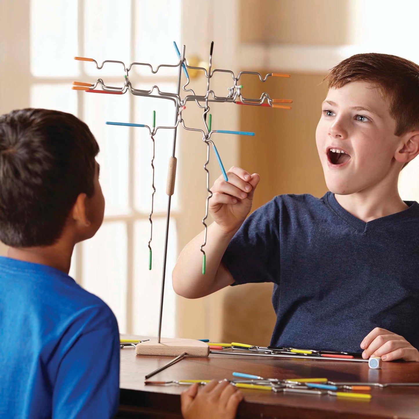 Melissa & Doug Jeu de famille Suspend pour enfants et adultes, Jeu de société d'équilibrage de tour empilable, Jeux d'activités pour cadeaux familiaux, Jeux de voyage pour enfants de 8 à 12 ans