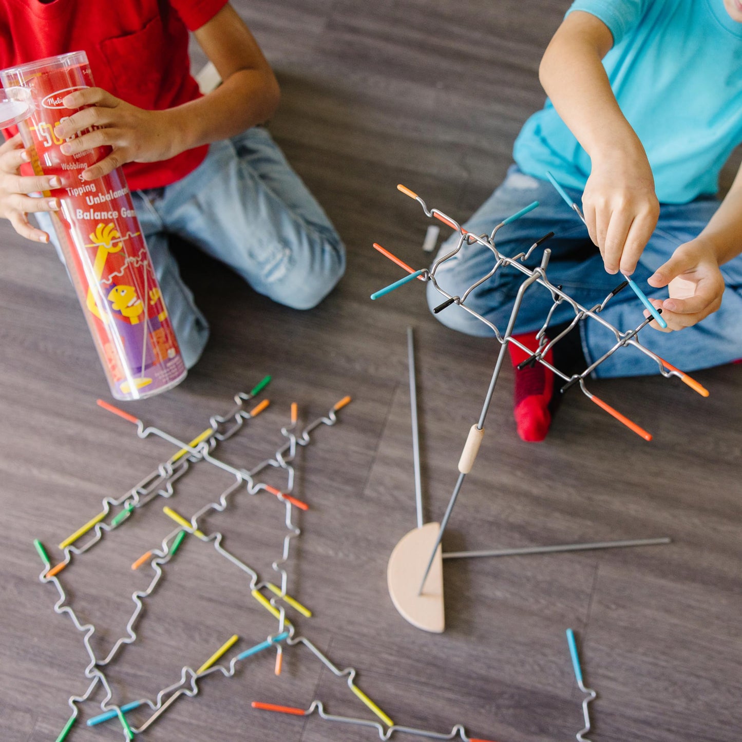 Melissa & Doug Jeu de famille Suspend pour enfants et adultes, Jeu de société d'équilibrage de tour empilable, Jeux d'activités pour cadeaux familiaux, Jeux de voyage pour enfants de 8 à 12 ans