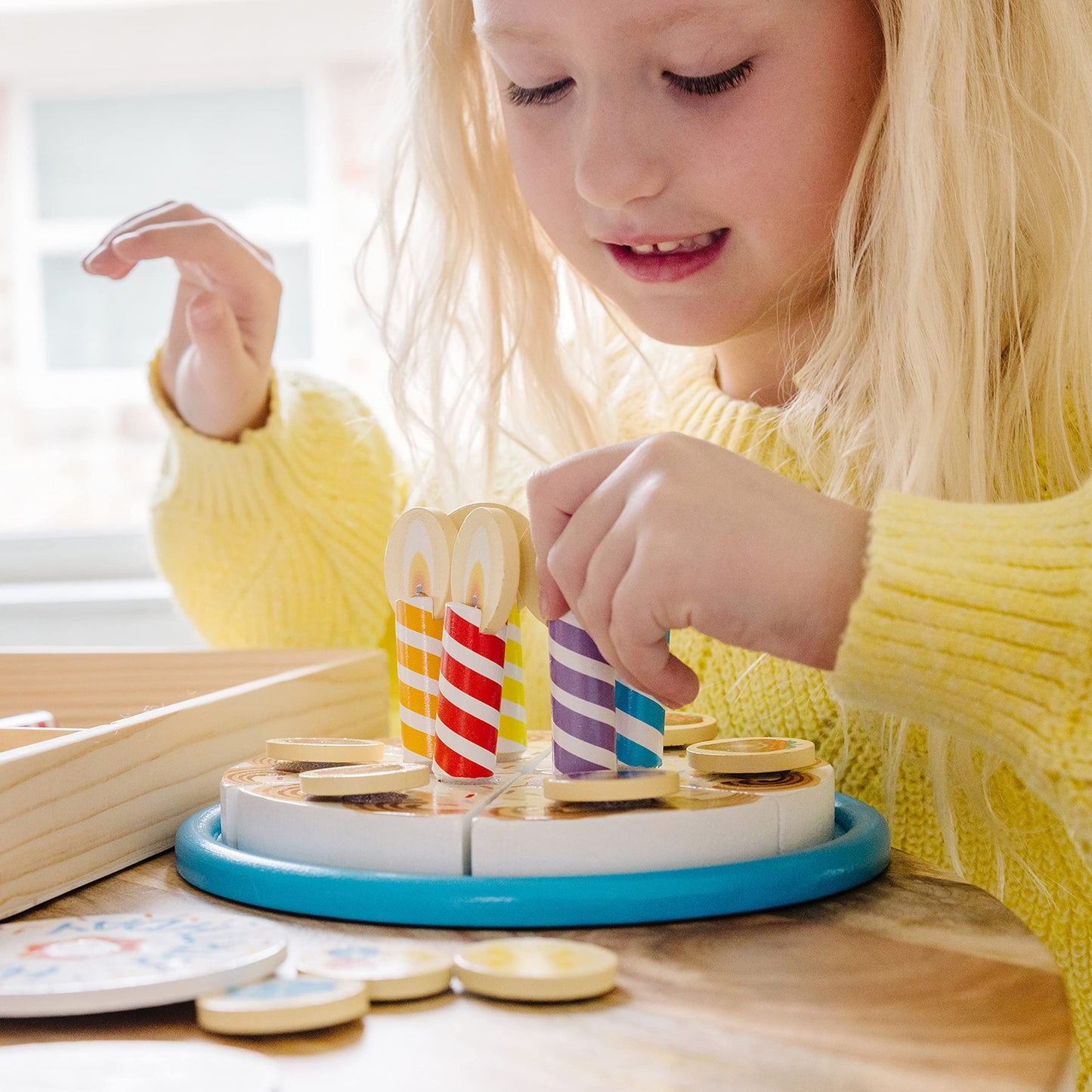 Melissa & Doug Gâteau D’Anniversaire En Bois | Jouets alimentaires en bois pour enfants | 3+ | Cadeau pour garçon ou fille