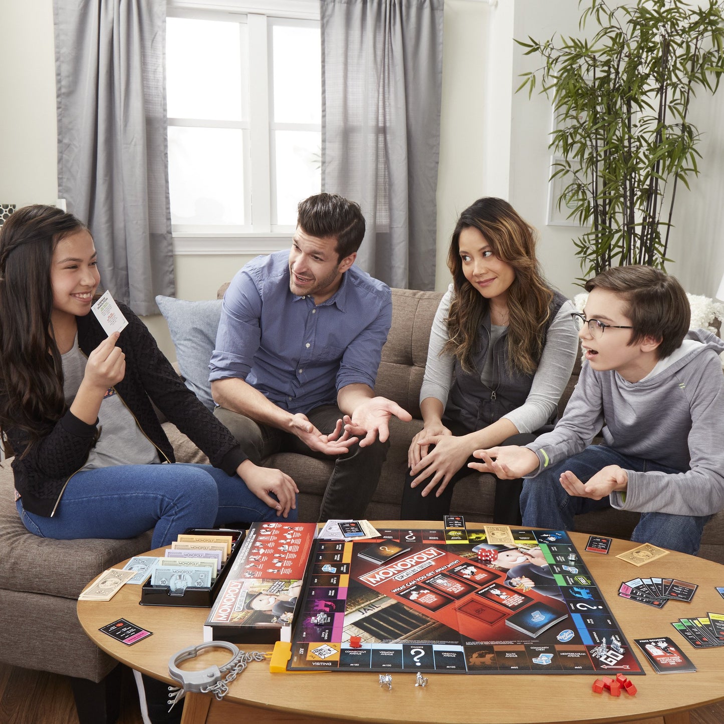 Monopoly Tricheurs, Jeu de Societe, Jeu de Plateau pour la Famille, Version Francaise, A partir de 8 Ans