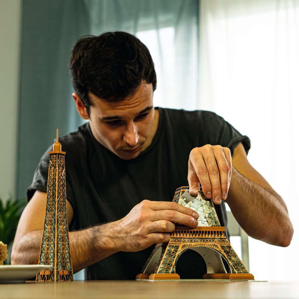 Ravensburger - Puzzle 3D Building - Tour Eiffel illuminée - A partir de 10 ans - 226 pièces numérotées à assembler sans colle - Accessoires de finition inclus - 12579