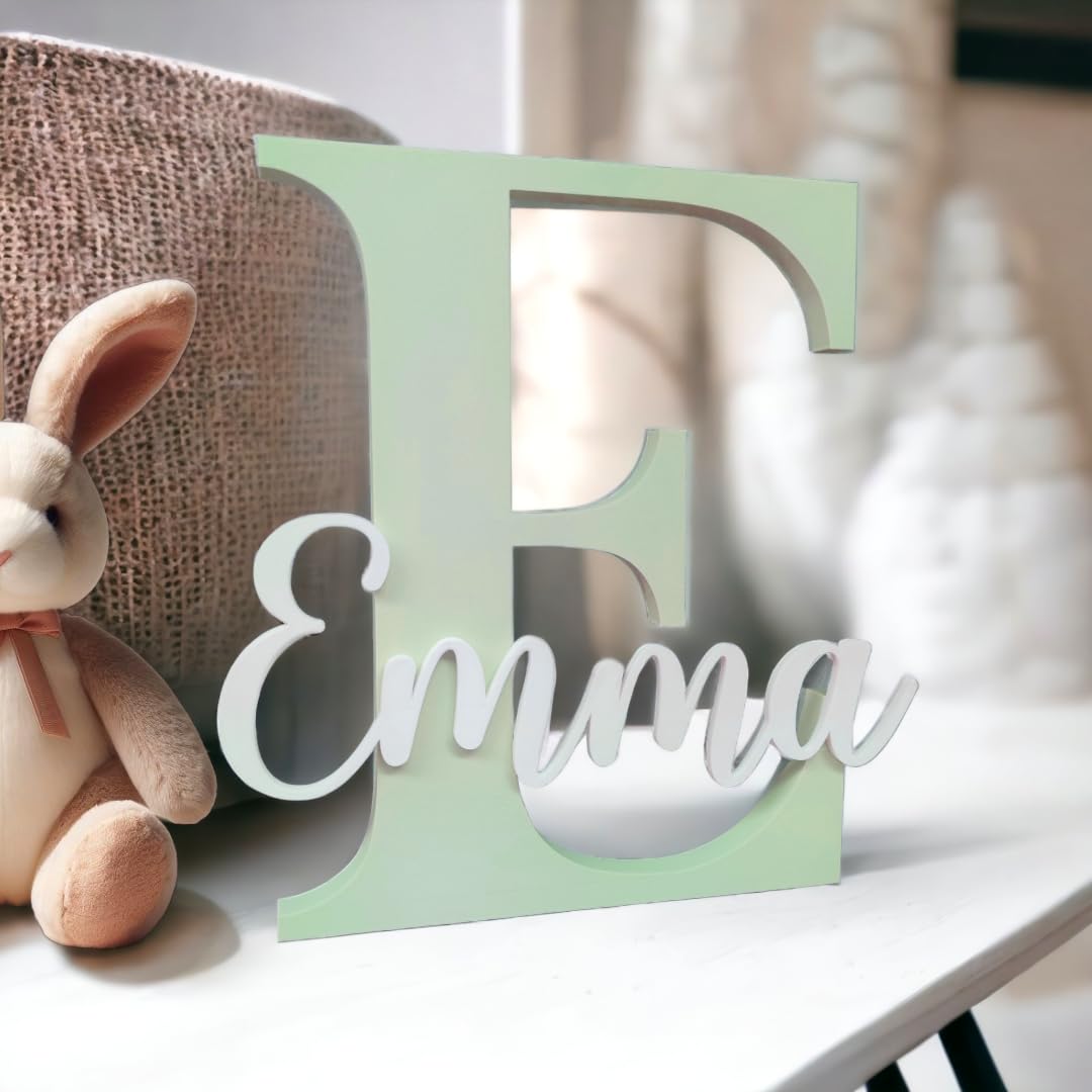 Lettre décorative avec nom personnalisé à poser ou à accrocher. Choisissez parmi différentes tailles et couleurs. Idéale pour la chambre d'enfant, cadeau origina