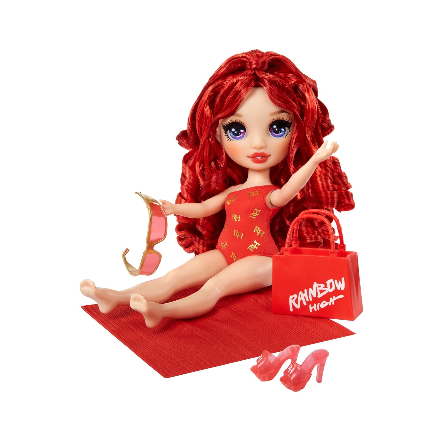 RAINBOW HIGH Swim & Style - Ruby (Rouge) - Poupée de 28 cm avec Paréo Chatoyant à Porter de Plus de 10 Façons - Maillot de Bain, Sandales, Accessoires - Jouet pour Enfants - pour Les 4-12 Ans