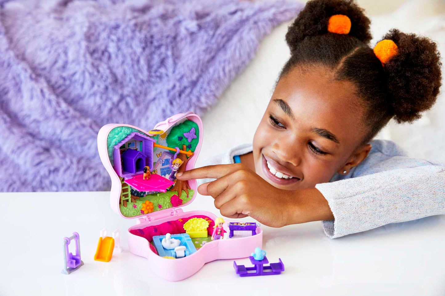 Polly Pocket Coffret Univers Le Jardin Papillon, Mini-Figurines Polly et sa Maman, 5 Surprises et 12 Accessoires, Jouet pour Enfant, GTN21