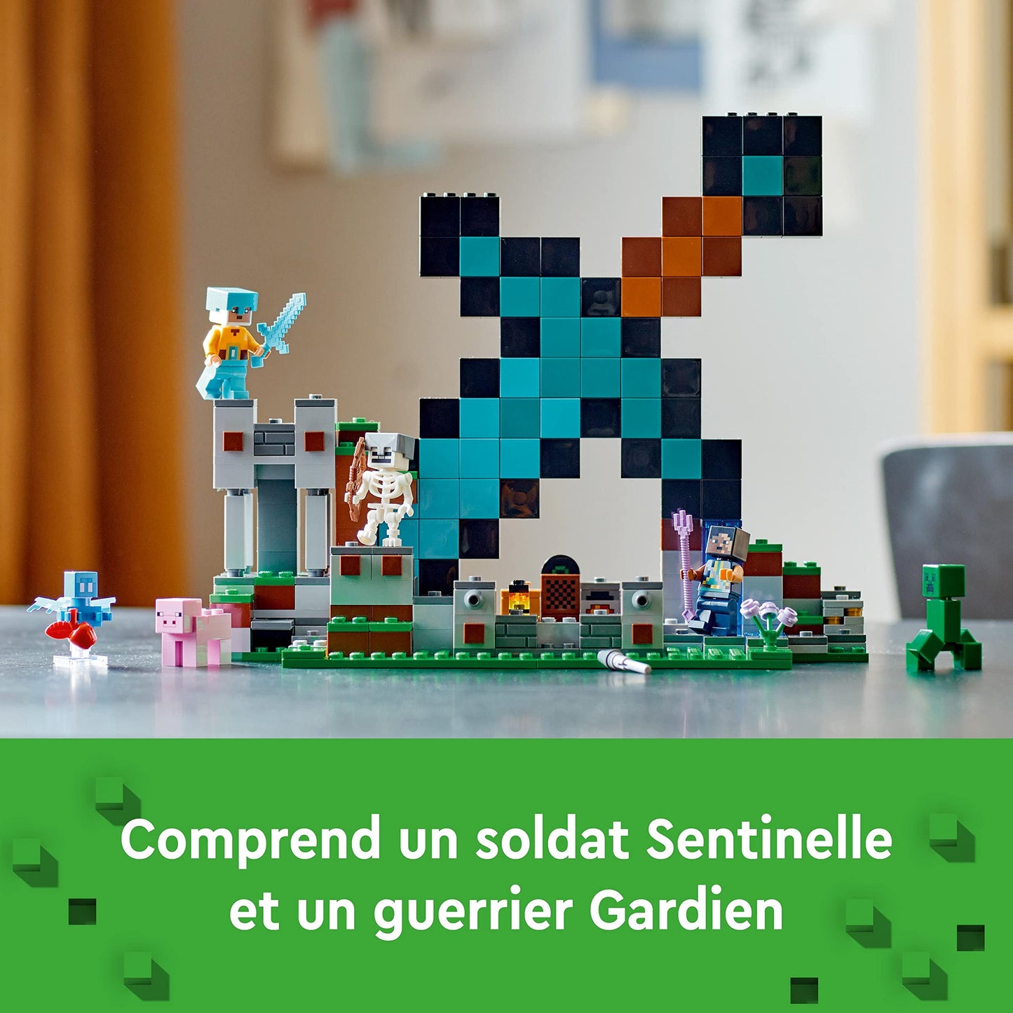 LEGO Minecraft L’Avant-Poste de l’Épée - Jouet de Construction avec Figurines Creeper, Guerrier Gardien et Squelette - Idée Cadeau d'anniversaire Enfants 8 Ans 21244
