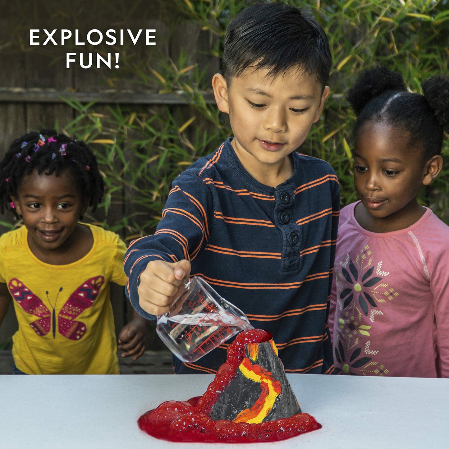 National Geographic Kit Scientifique – Plus de 15 Activités Scientifiques STEM – Culture de Cristal, Lave Volcanique, Kit de Fouille x2, 10 Spécimens Authentiques, EXCLUSIVITÉ Amazon