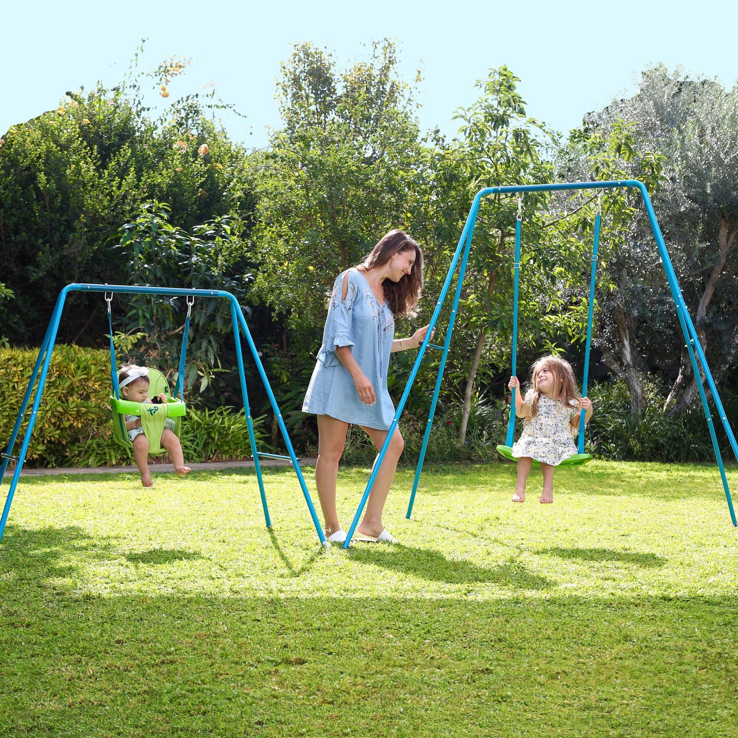 TP Toys Portique Acier 2 en 1 | Adapté Aux Enfants à Partir de 6 Mois - 8 Ans | avec 2 Balançoires | Une balançoire Qui Grandit avec Votre Enfant